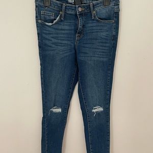 Mission, mid-rise skinny jeans. Size 27 or 4/R.